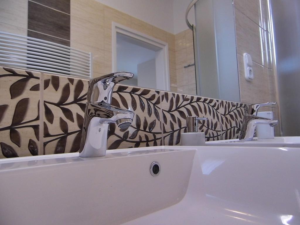 Alfa Apartman Шарвар Номер фото