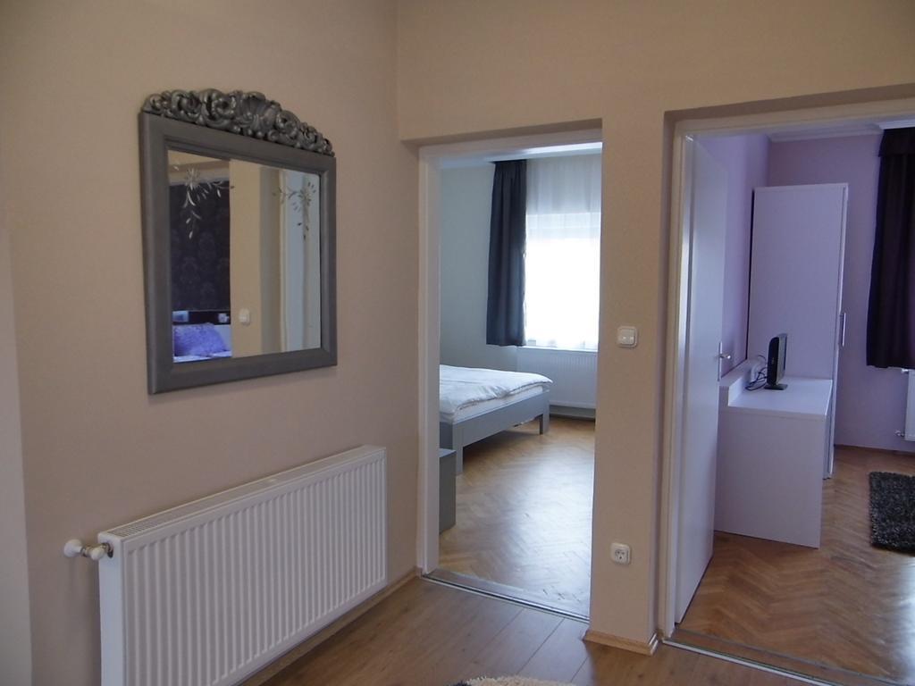Alfa Apartman Шарвар Номер фото